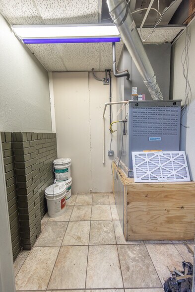 More Photos Of 2621 34th St, Lubbock Freestanding For Sale