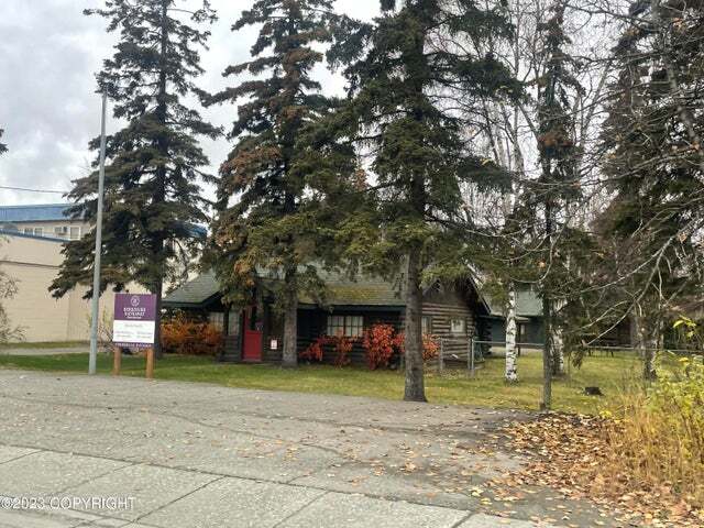 More Photos Of 213 W Fireweed Ln, Anchorage Office For Sale