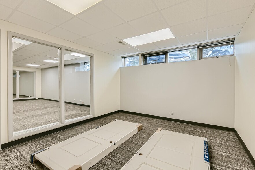 More Photos Of 1800 E Northwest Hwy, Arlington Heights Office For Lease