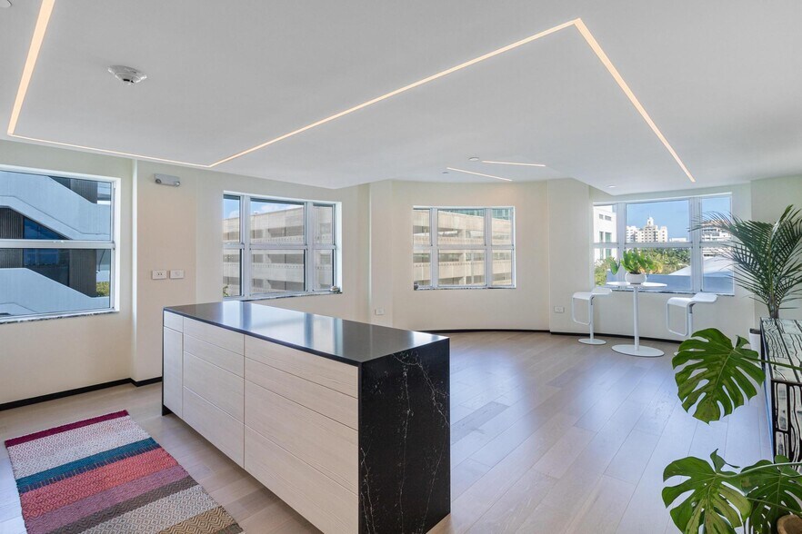 More Photos Of 605 Lincoln Rd, Miami Beach Office Residential For Lease