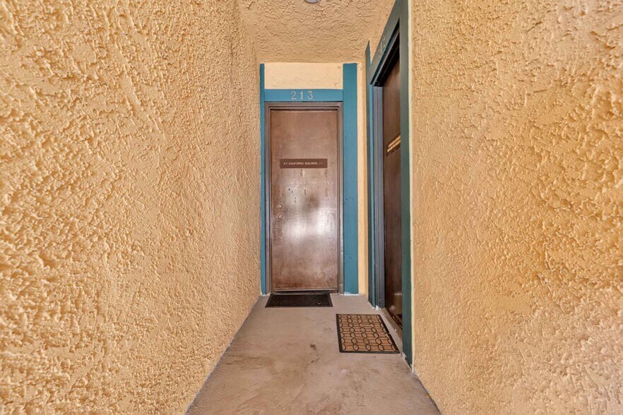 More Photos Of 22231 Mulholland Hwy, Calabasas Office For Lease