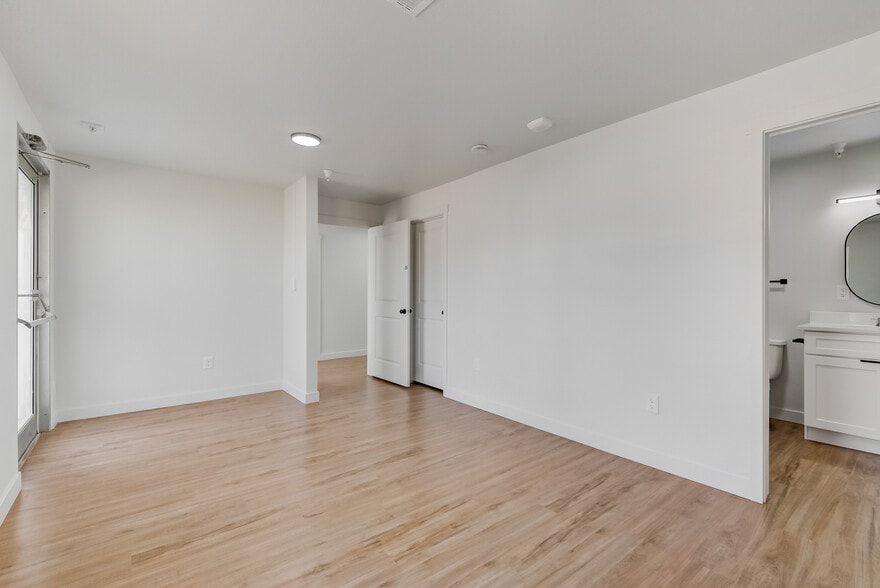 More Photos Of 404 E 5600 S, Salt Lake City Apartments For Sale