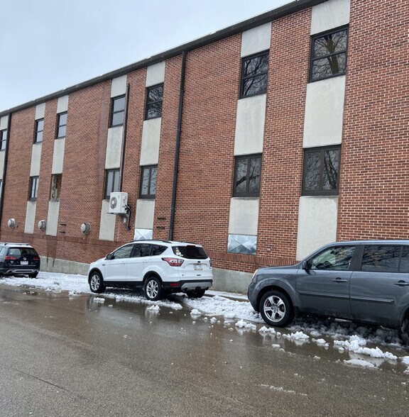 More Photos Of 486 Hill St, Green Lake Office For Sale