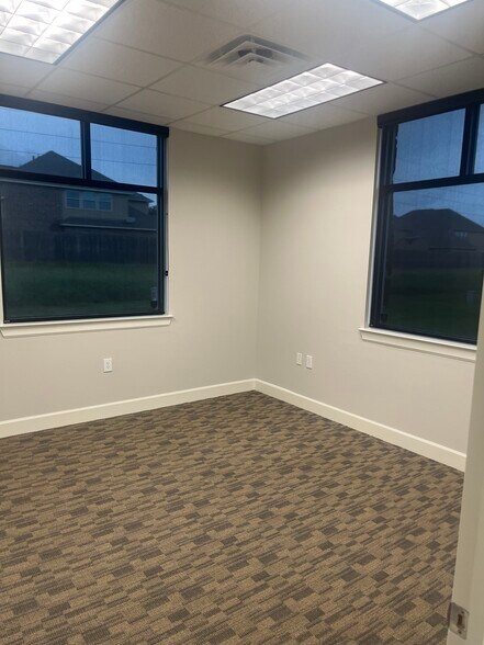 More Photos Of 20008 Champion Forest Dr, Spring Office Residential For Sale