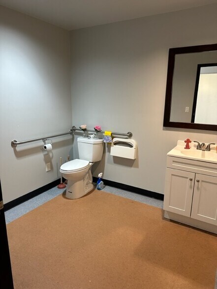 More Photos Of 118 N State College Blvd, Fullerton Medical For Lease