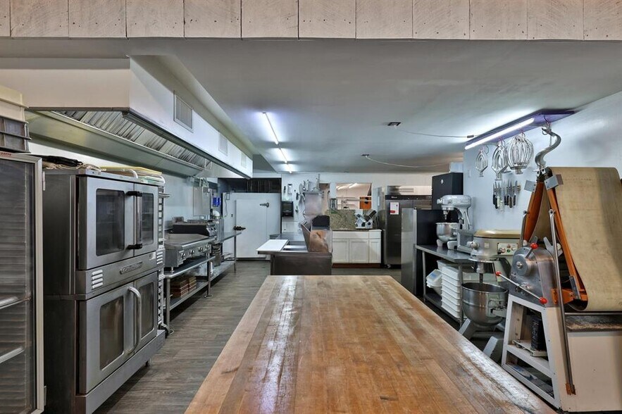 More Photos Of 5501 Route 4, Killington Restaurant For Sale