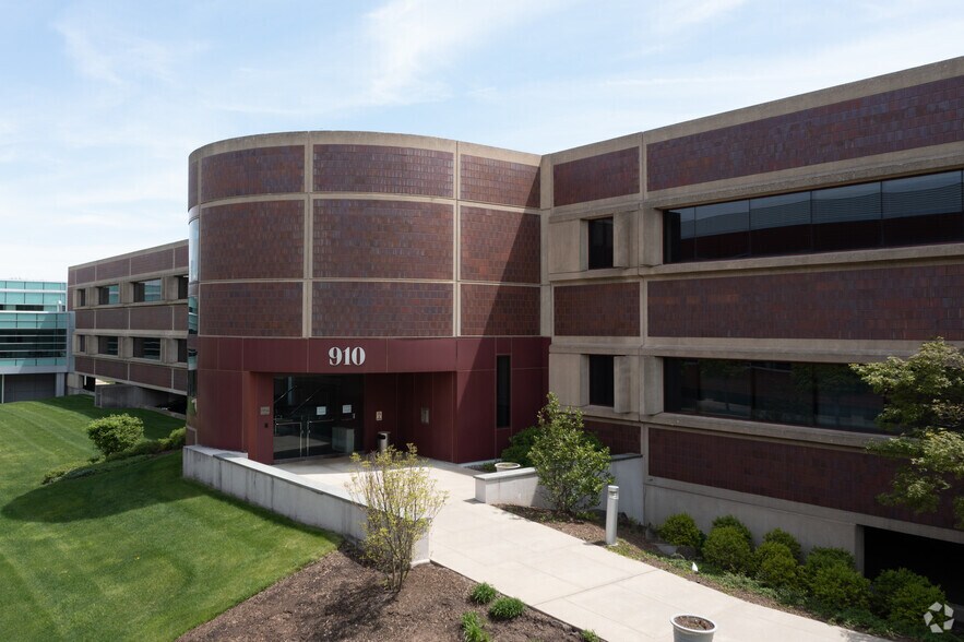 More Photos Of 910 Sylvan Ave, Englewood Cliffs Office For Lease