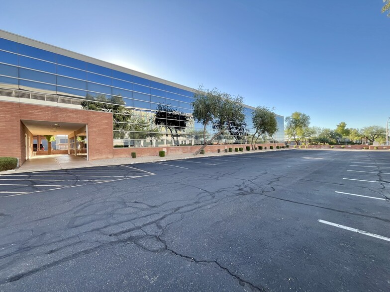 More Photos Of 7320 E Butherus Dr, Scottsdale Office For Lease