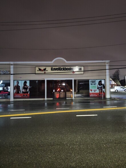 More Photos Of 885-893 Hempstead Tpke, Franklin Square Storefront For Lease