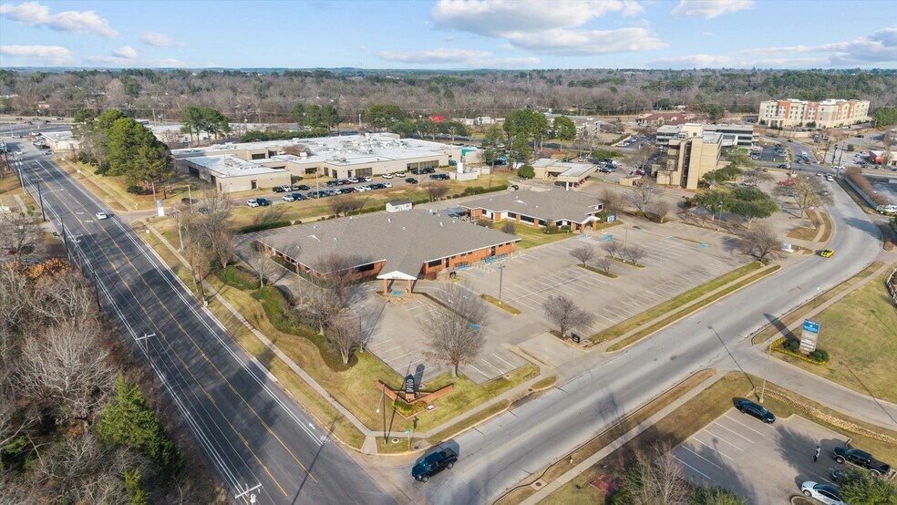 More Photos Of 3413 Golden Rd, Tyler Medical For Lease