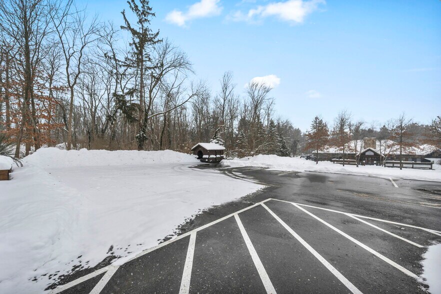 More Photos Of 1929 E Royalton Rd, Broadview Heights Office For Lease