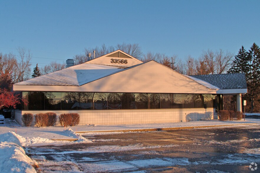 More Photos Of 33566 W 8 Mile Rd, Farmington Hills Office For Lease