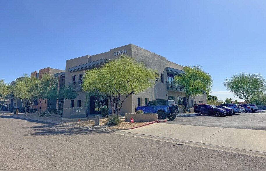 More Photos Of 8701 E Vista Bonita Dr, Scottsdale Medical For Sale