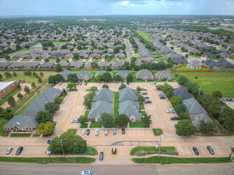 More Photos Of 1725 W 33rd St, Edmond Office For Sale