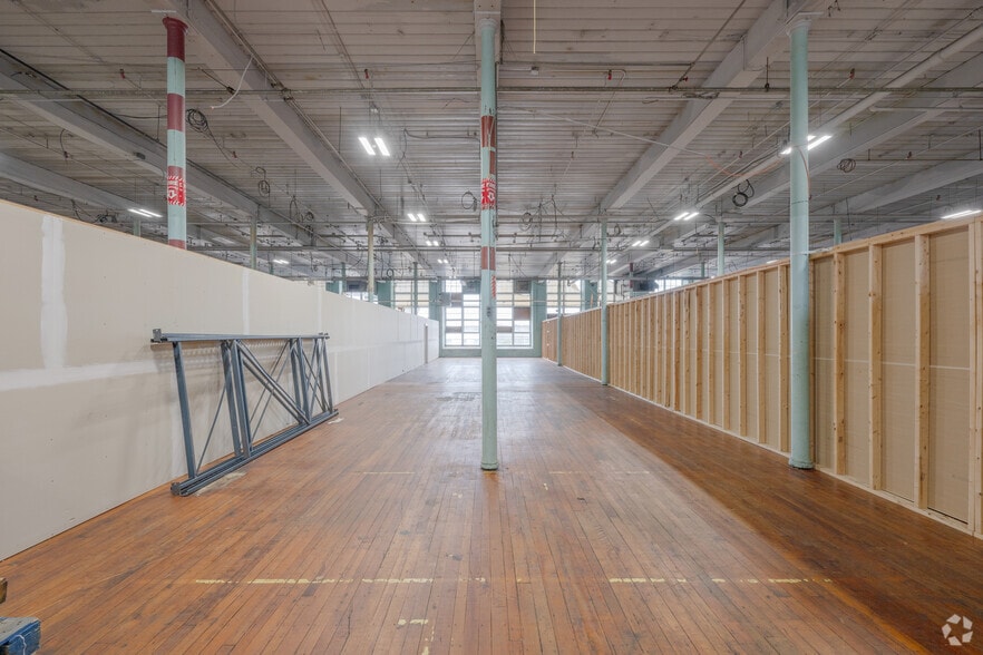 More Photos Of 1 Ace St, Fall River Warehouse For Lease