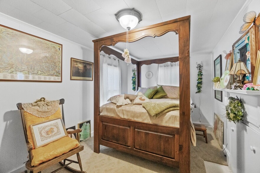 More Photos Of 1748 Georgia St, Alford Specialty For Sale