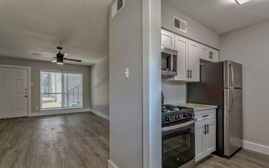More Photos Of 915 S Waterview Dr, Richardson Multifamily For Sale