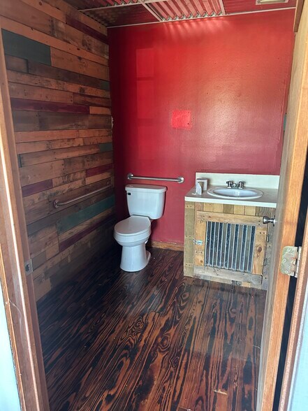 More Photos Of 2718 Gilmer Rd, Longview Restaurant For Sale