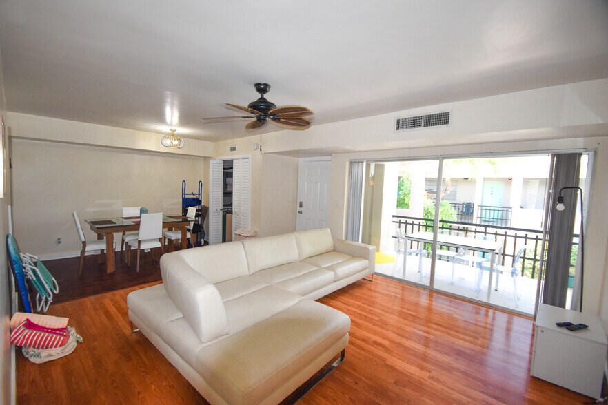 More Photos Of 202 Lucerne Ave, Lake Worth Apartments For Sale