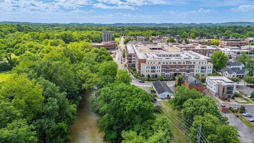 More Photos Of 106 Bridge St, Franklin Flex For Sale