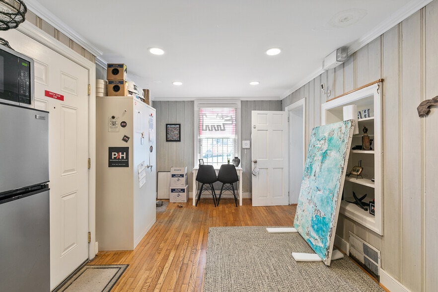 More Photos Of 1726 Altamont Ave, Richmond Warehouse For Lease