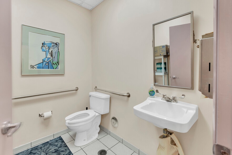 More Photos Of 6155-6187 Miami Lakes Dr E, Miami Lakes Showroom For Sale