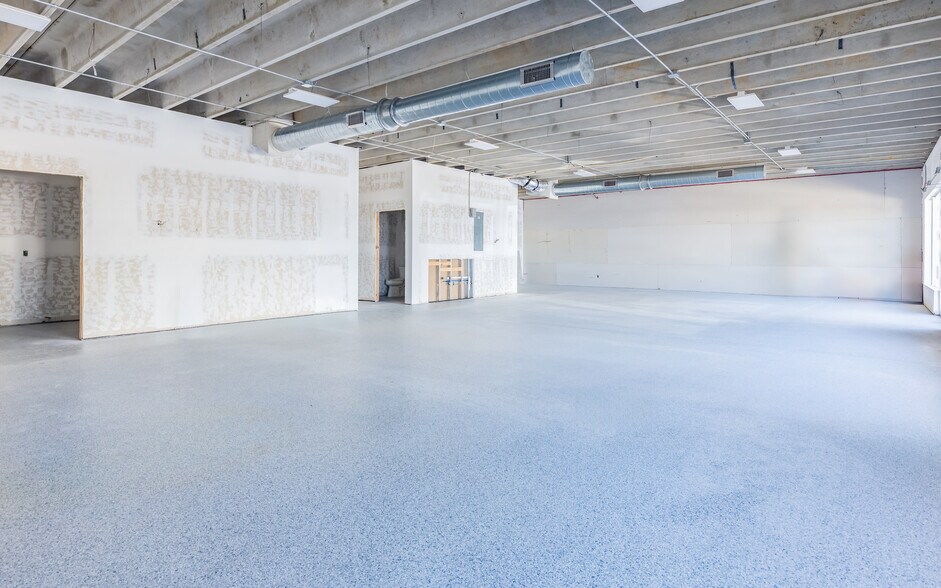 More Photos Of 1520 SE 46th Ln, Cape Coral Freestanding For Lease