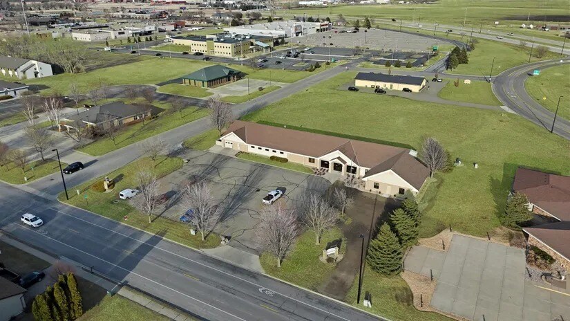 More Photos Of 601 Jewett St, Marshall Office For Sale