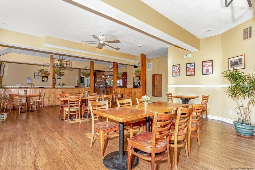 More Photos Of 17 Mill Hill Rd, Woodstock Restaurant For Sale