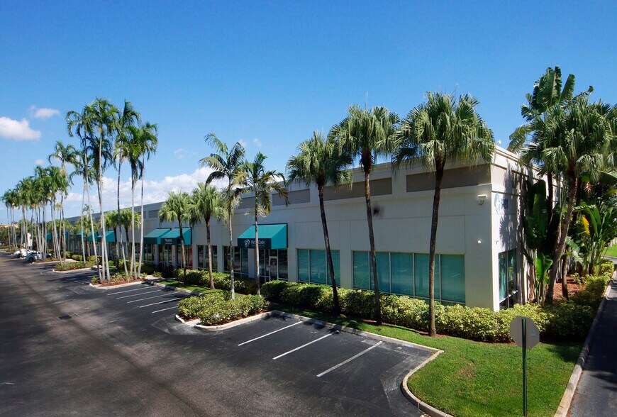 More Photos Of 8491 NW 17th St, Miami Light Distribution For Lease