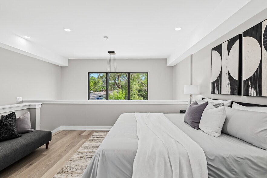 More Photos Of 460 W Tienken Rd, Rochester Hills Apartments For Sale