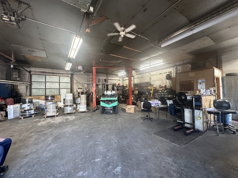 More Photos Of 1602 E Cass St, Joliet Warehouse For Sale