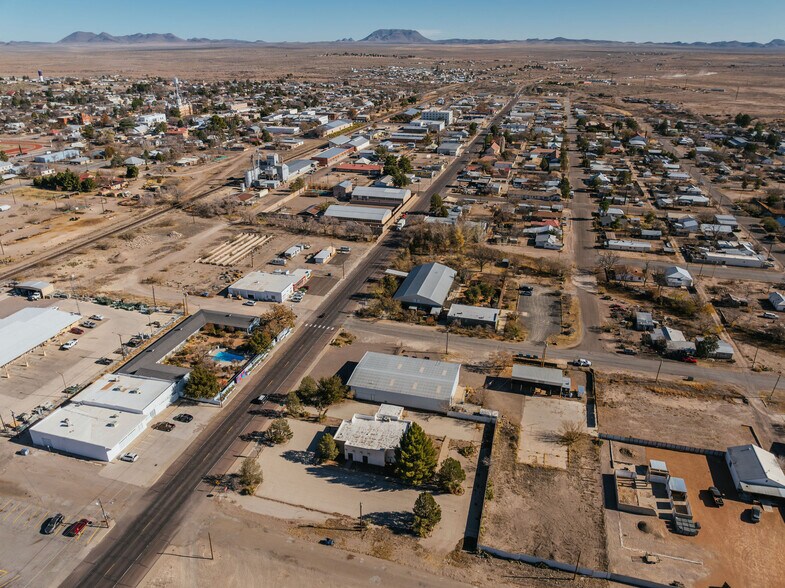 More Photos Of 601 W San Antonio St, Marfa Hotel For Sale