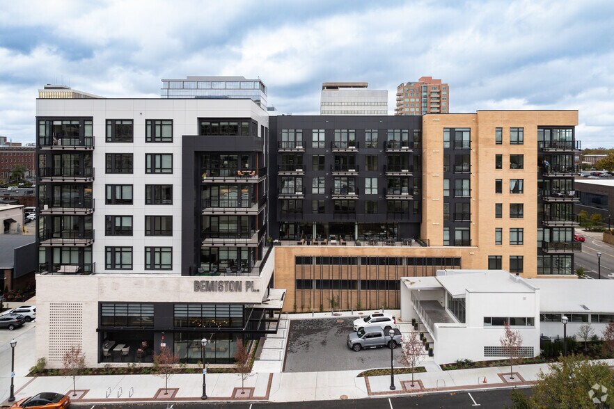 More Photos Of The Shoppes on Central Avenue, Clayton Apartments For Lease