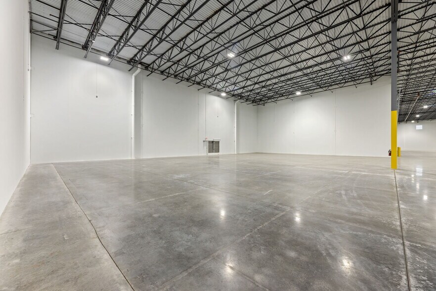 More Photos Of 3301 Enterprise Dr, Rowlett Warehouse For Lease