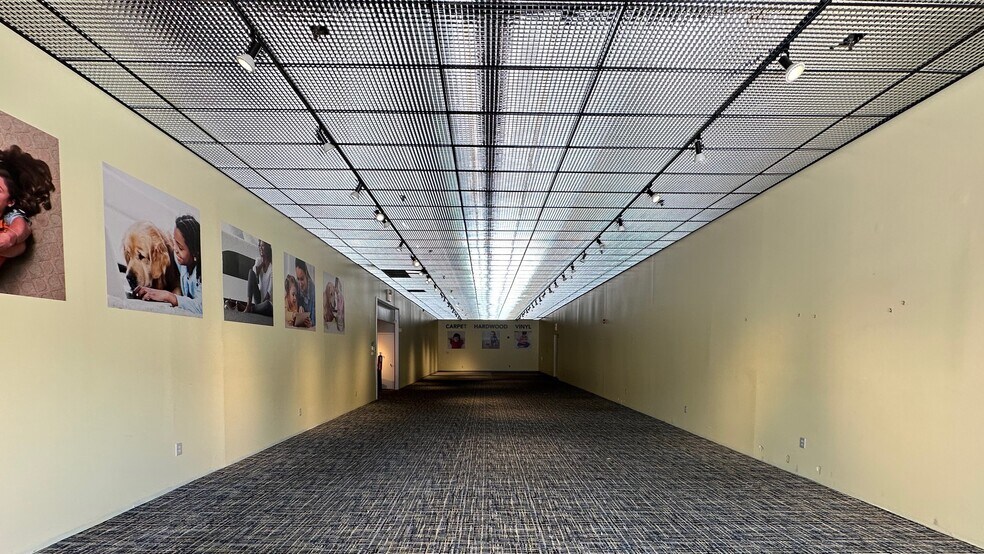 More Photos Of 725 Southbridge St, Worcester Warehouse For Lease