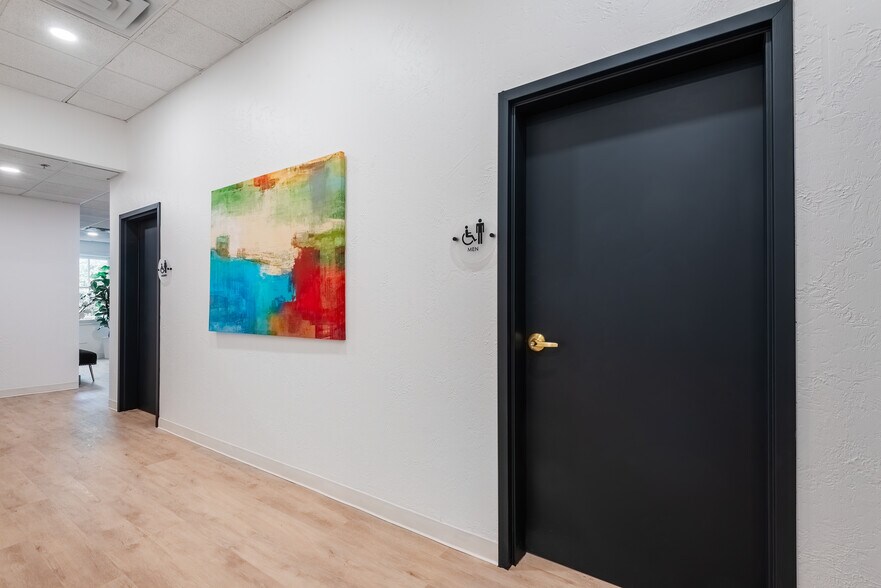 More Photos Of 85 Village Ln, Colleyville Office For Sale