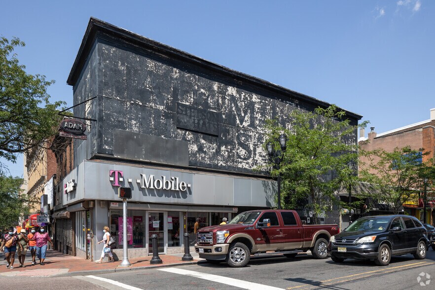 More Photos Of 201-205 Broad St, Elizabeth Storefront Retail Office For Lease
