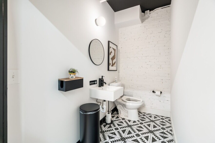 More Photos Of 828 N Broadway St, Knoxville Coworking Space