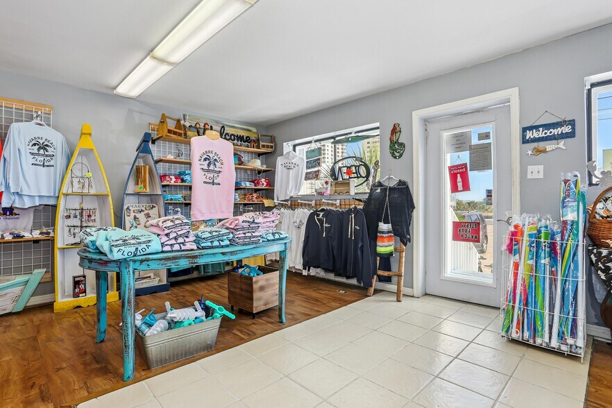 More Photos Of 8460 Gulf Blvd, Navarre Freestanding For Sale