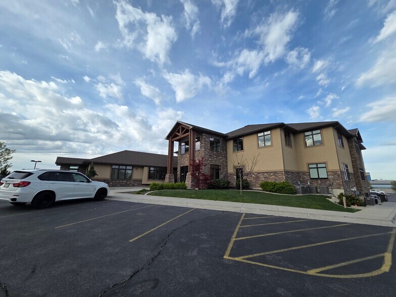 More Photos Of 2797 N Highway 89, Pleasant View Office For Lease