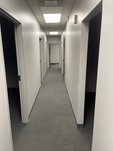 More Photos Of 101 Commerce Dr, Danville Light Manufacturing For Lease