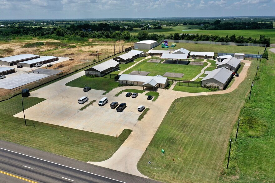 More Photos Of 4150 Highway 36 S, Brenham Shelter For Sale