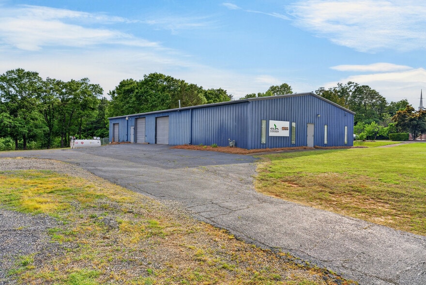 Primary Photo Of 2969 Nazareth Rd, Wellford Flex For Sale