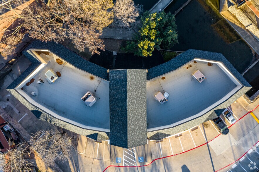 More Photos Of 9665-9669 N Central Expy, Dallas Unknown For Lease