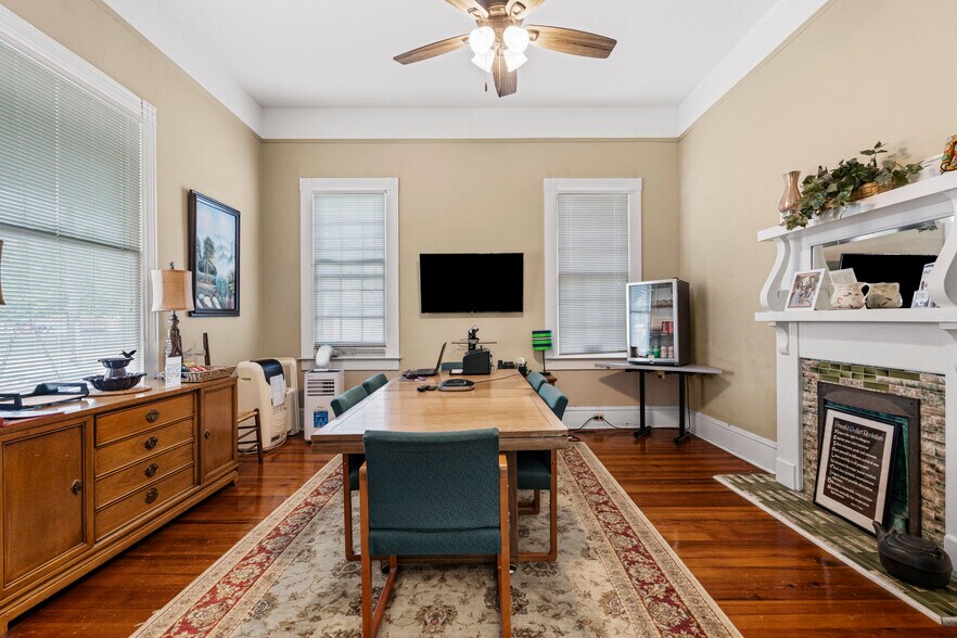 More Photos Of 308 10th St, Columbus Office Residential For Sale