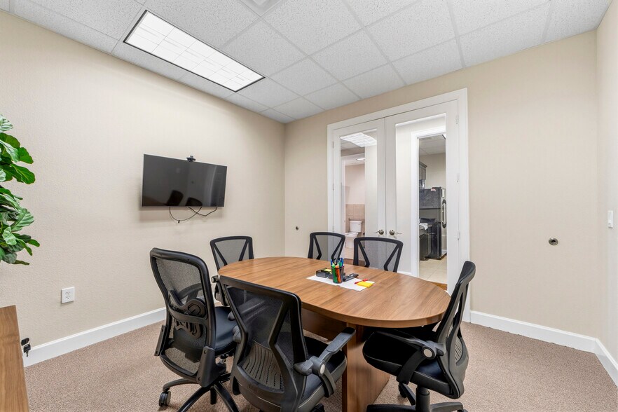More Photos Of 2219 Sawdust Rd, The Woodlands Office For Sale