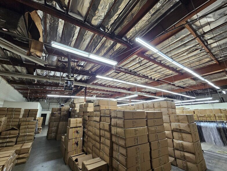 More Photos Of 1125 E 14th St, Los Angeles Warehouse For Sale