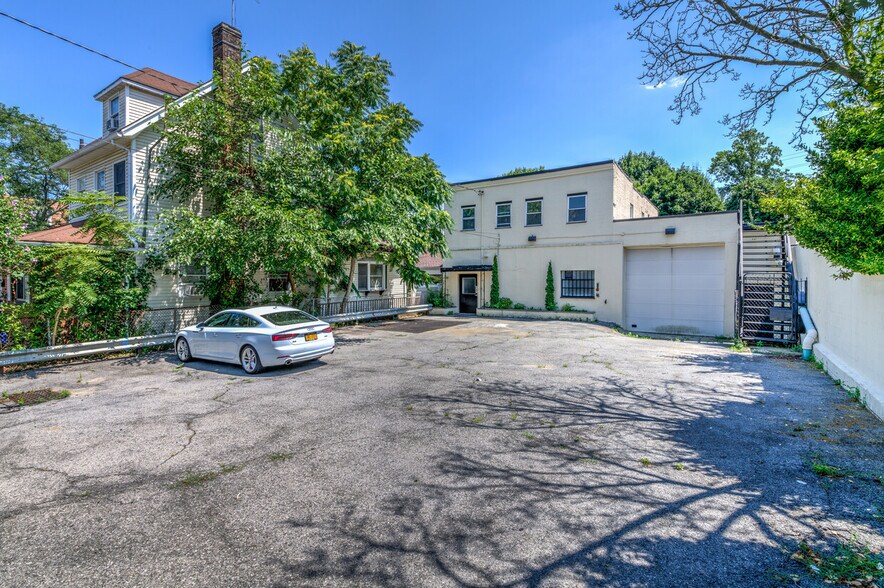 More Photos Of 46-48 Lafayette Ave, New Rochelle Warehouse For Lease