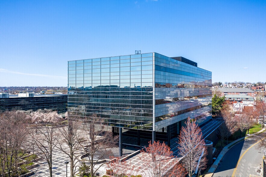 More Photos Of 25 Main St, Hackensack Unknown For Lease